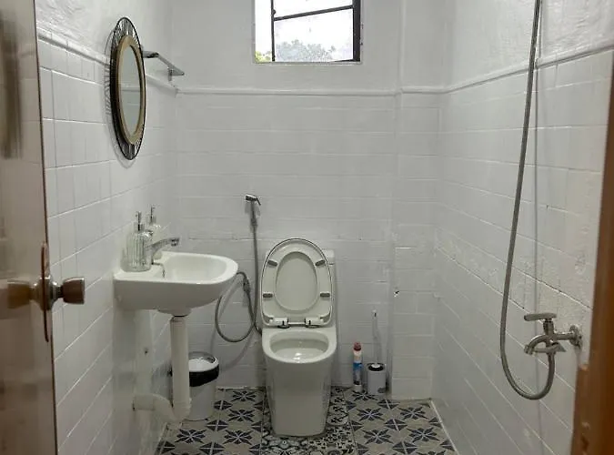 Mar Azul Travellers And Hostel San Remigio (Cebu)
